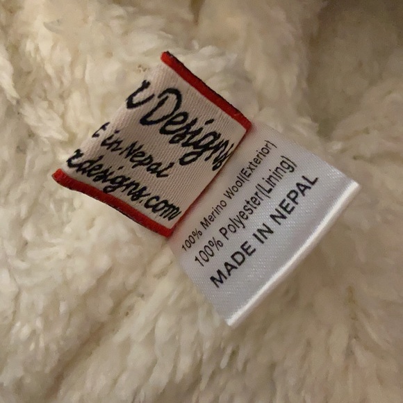 Hood - Picture 7 of 8